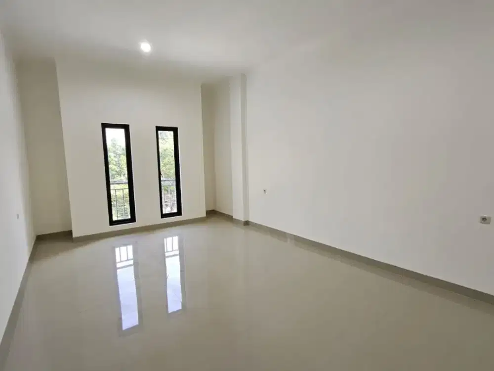 Ruko baru 4x20 di jelambar di sewakan murah