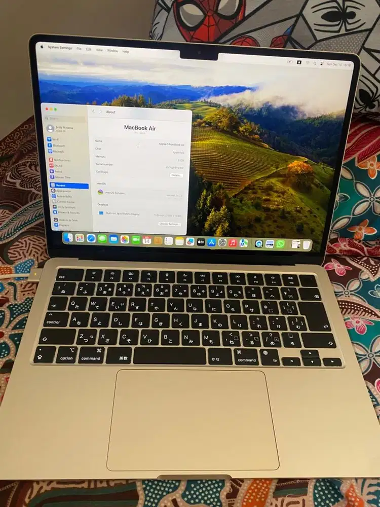 Macbook air M2 2022 8GB 256GB no minus battery cycle rendah