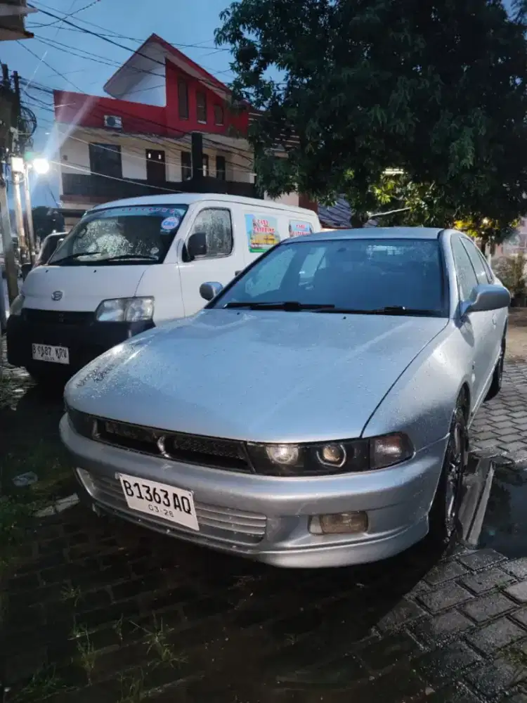 Dijual galant hiu ST tahun 2003 MT