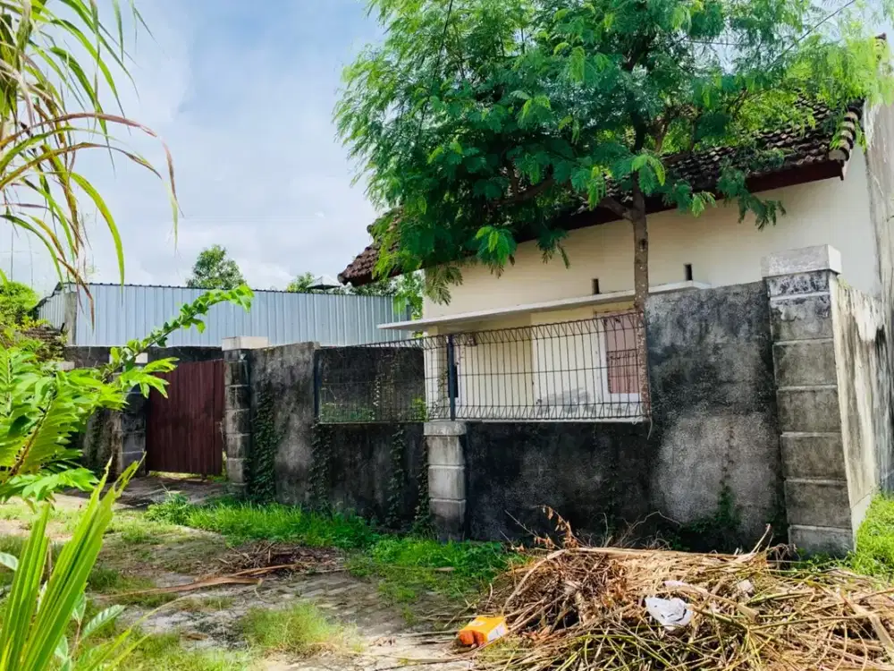 Rumah di kompleks perumahan senteluk batu layar