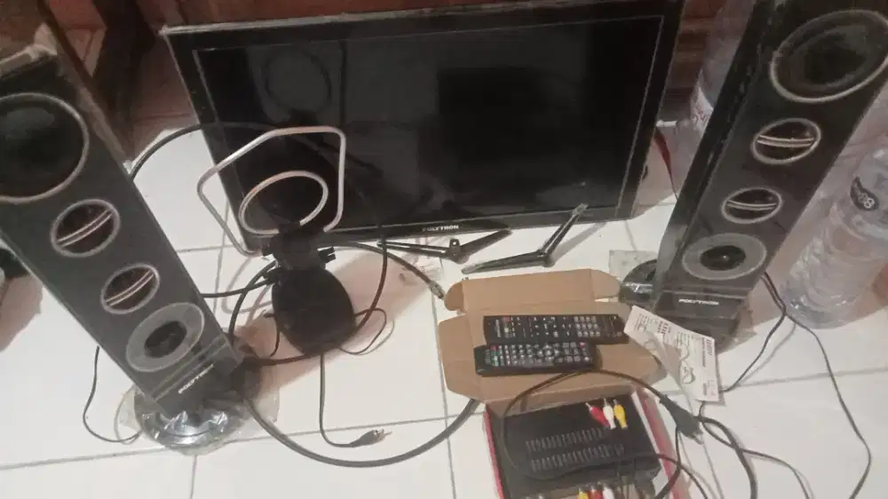 TV polytron 24 inchi