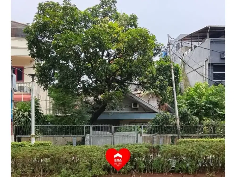 Rumah Tua Hitung Tanah Cocok untuk Usaha Area Komersil Kebayoran Baru