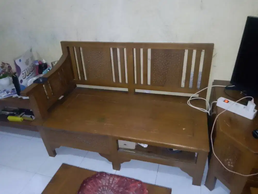 1 set KURSI DAN MEJA