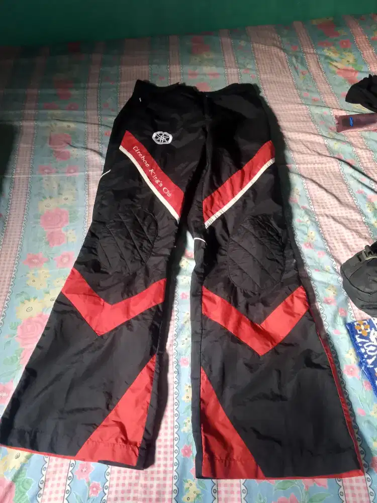 Celana parasut turing