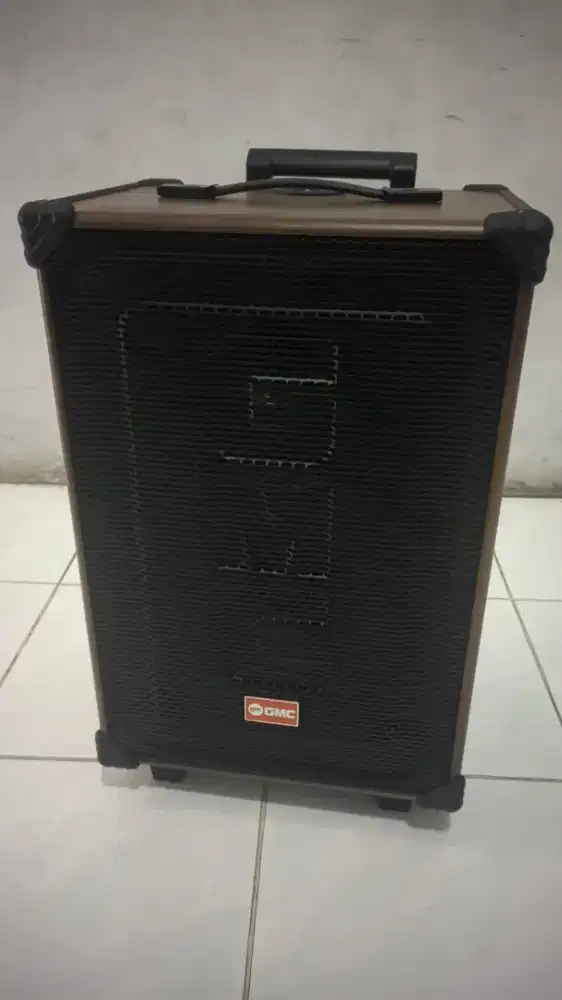 Speaker GMC  883L
