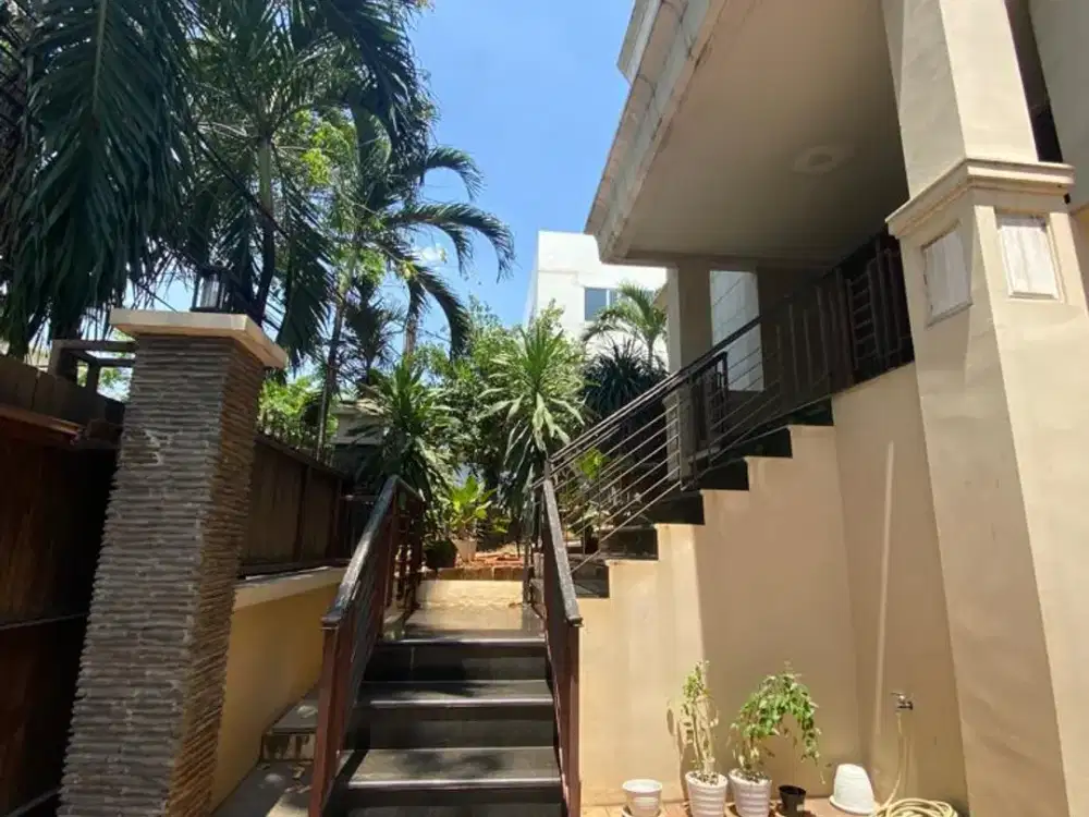 Dijual Rumah 2,5 Lantai Di Gading Putih Kelapa Gading