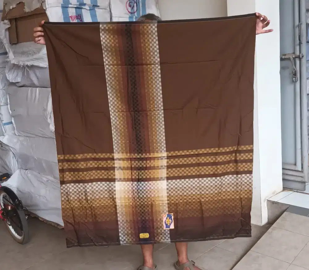 Di jual per 10 pcs sarung wadimor motif baru