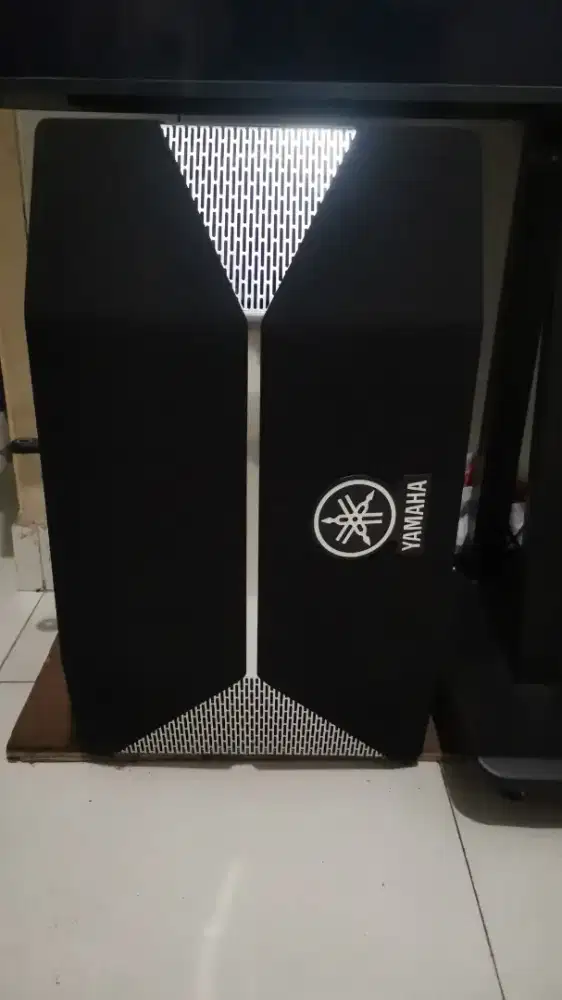 Audio dan speaker karaoke