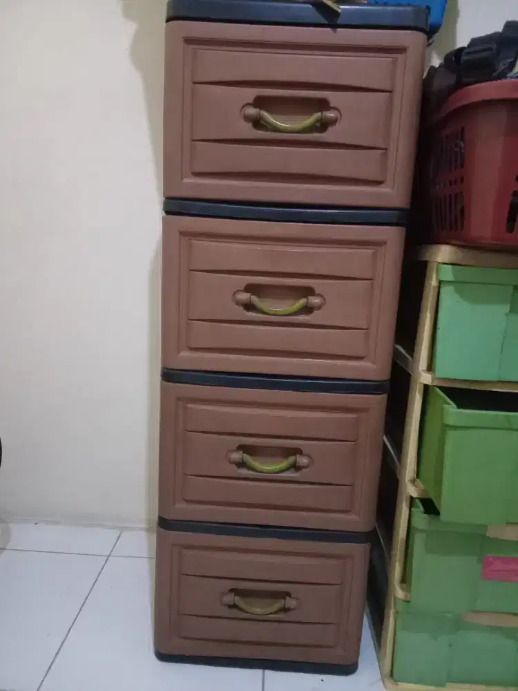 Lemari Coklat 4 Susun
