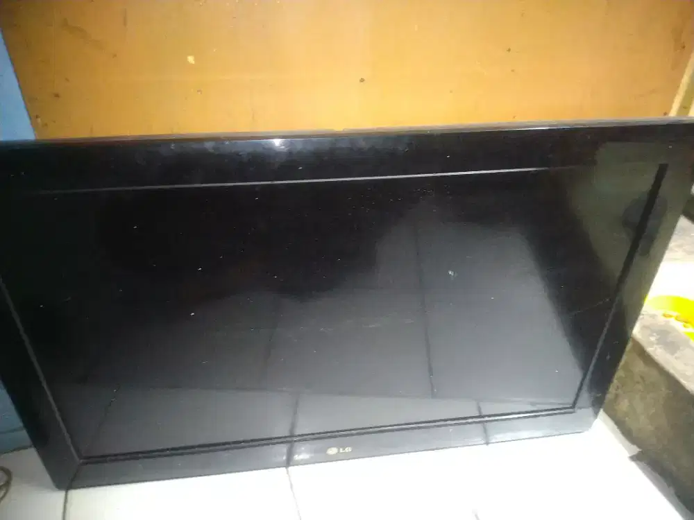 TV LG 32 Inchi Rusak Layar