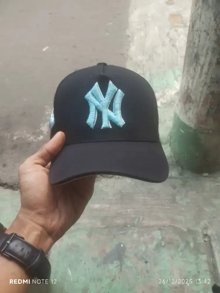 New Era Black Aqua ( Fake)