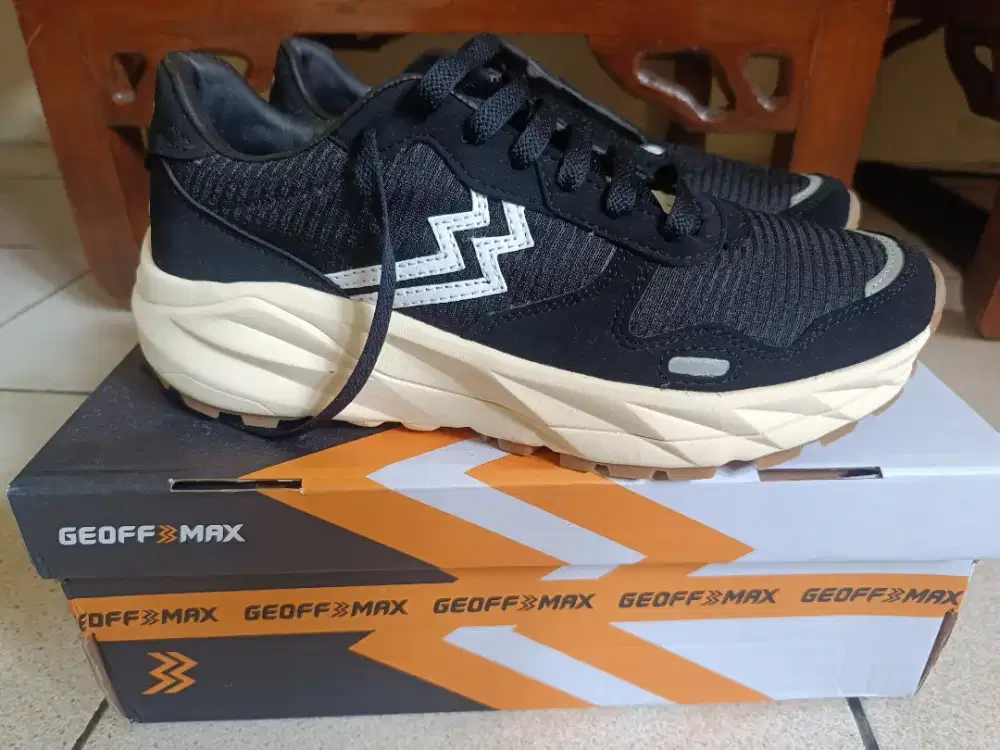 SEPATU GEOF SIZE 40
