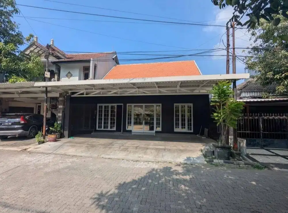 DIJUAL RUMAH KANTOR KETINTANG - ONE GATE - PARKIRAN LUAS