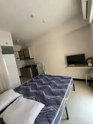 DIJUAL APARTEMEN AMEGA CROWN RESIDENCE LANTAI 7 FURNISH - BARU GRESS