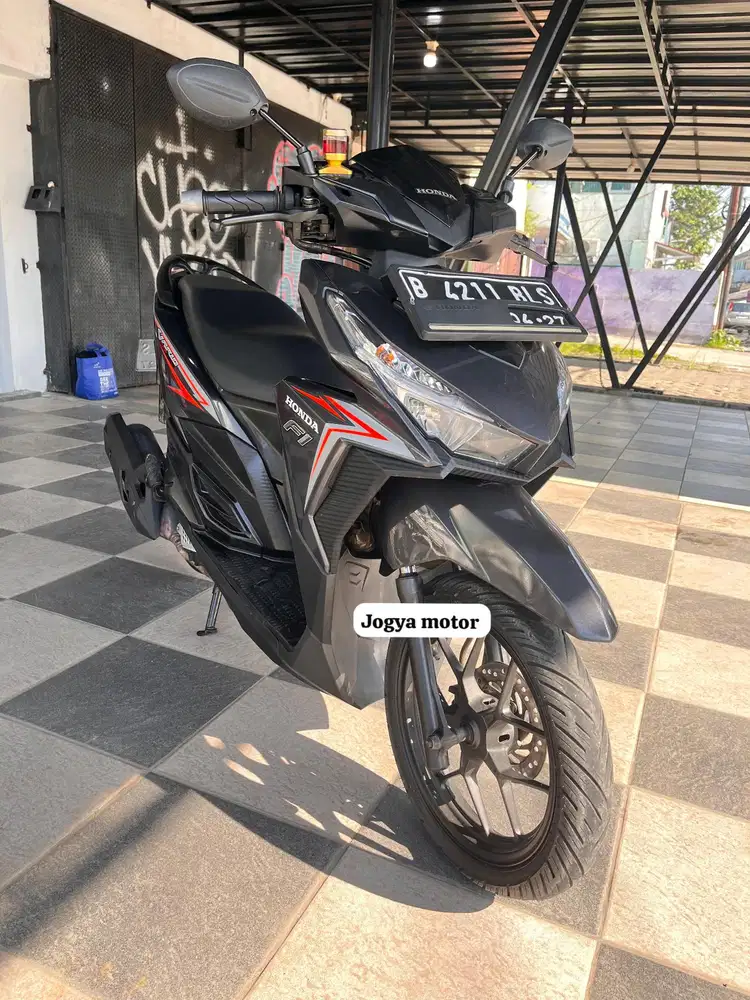 (B) Honda Vario 125 tahun 2017
