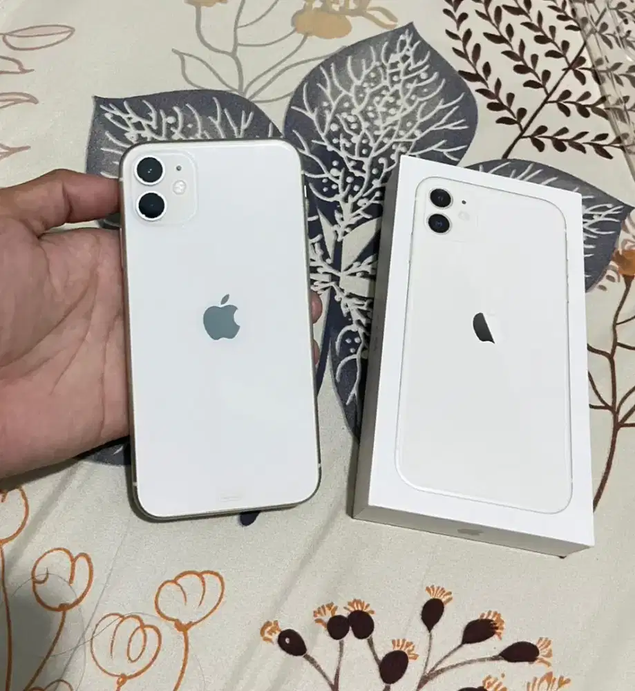 Iphone 11 64gb Ibox warna putih favorit, ori semua tangan pertama,