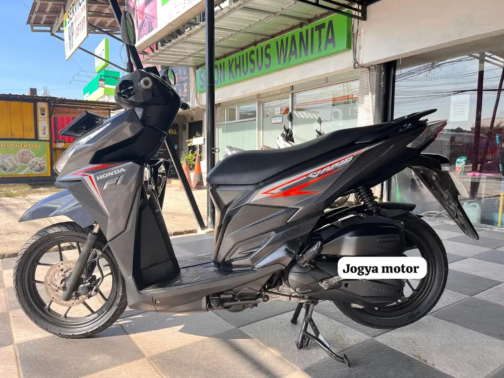 (B) honda vario 125 cbs 2017
