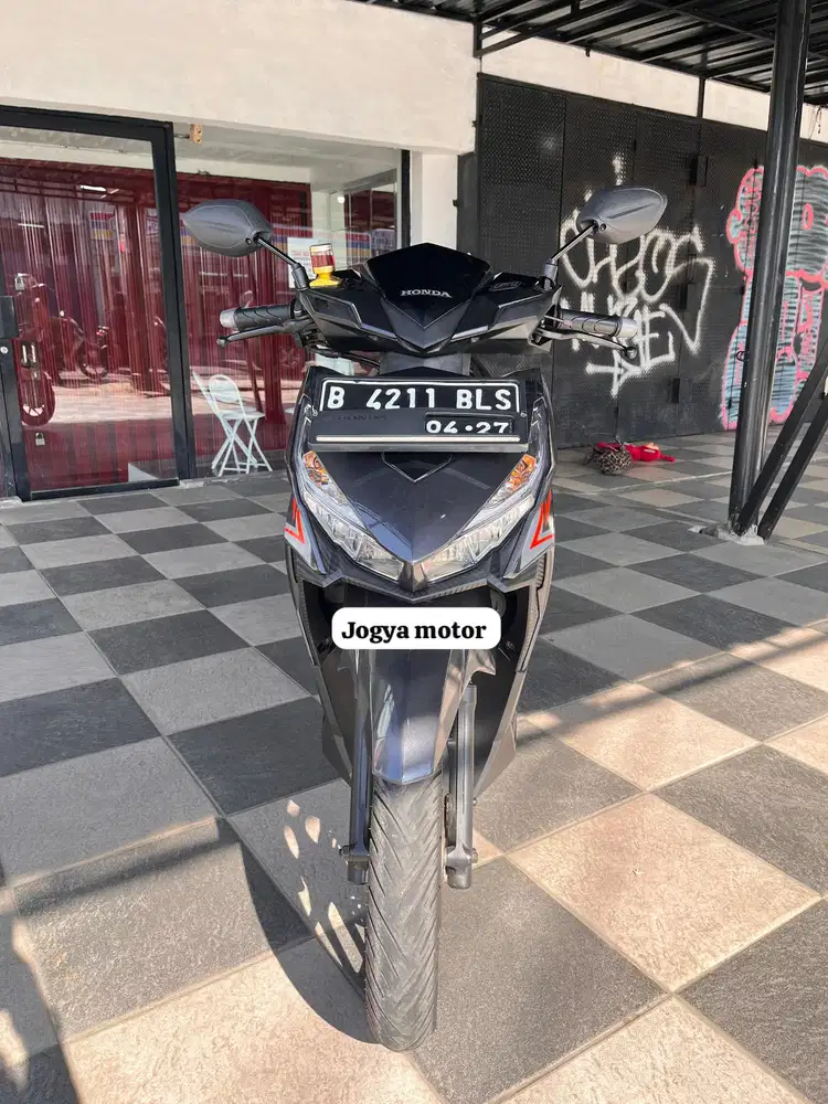 (B). Honda Vario 125 cbs 2017 cash credit