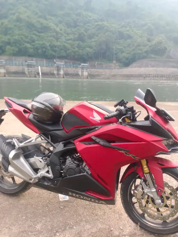 Dijual koleksi motor cbr250rr red matte low odometer