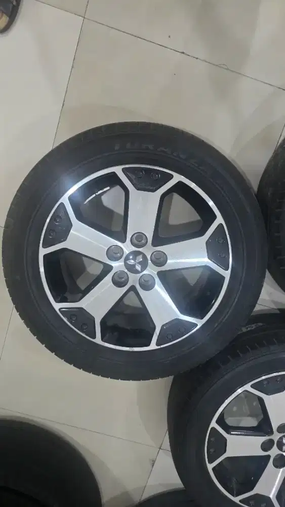 Velg OEM Xpander Cross Premium