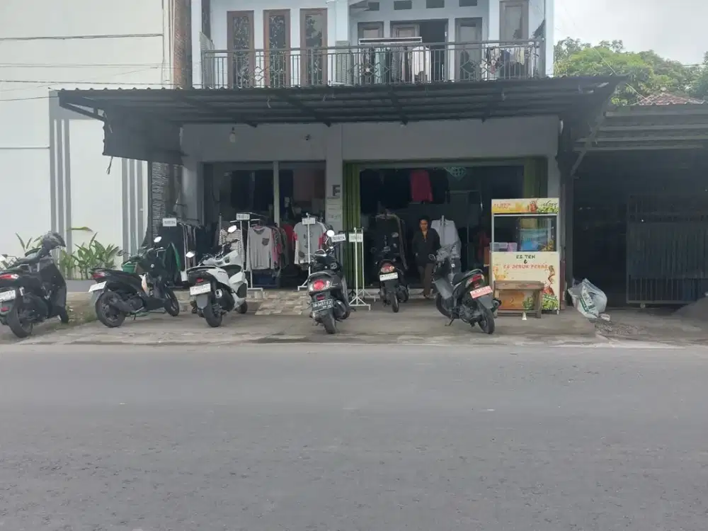 Rumah Ruko di pinggir jalan babakan kota Mataram