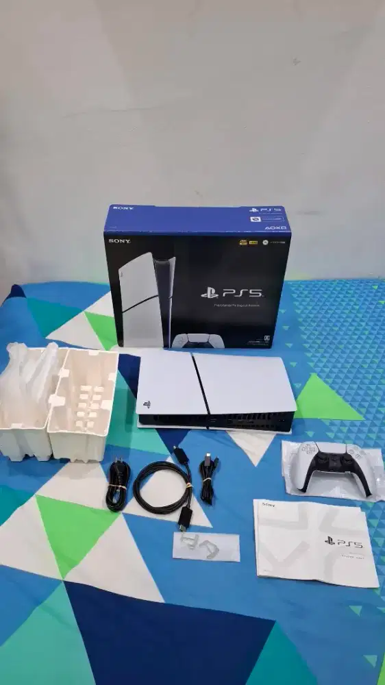 Like New PlayStation 5 (PS5) Slim Digital Edition SSD 1TB Game FC26