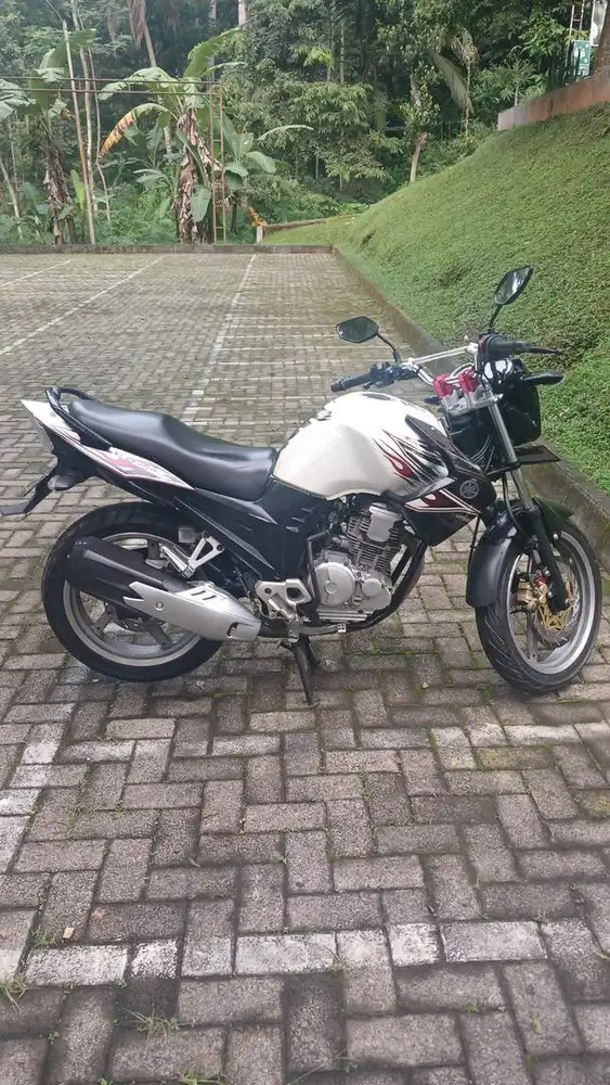 Yamaha Scorpio Z Putih 2011