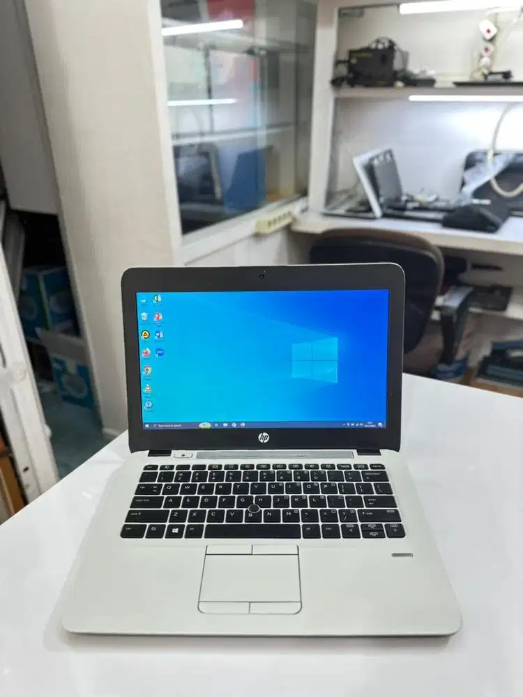 2JUTAAN AJA !! Laptop Hp Elitebook Slim, Intel Core i5 Gen 6, Ram 8 GB