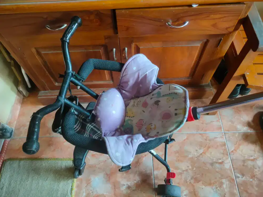Di jual stroller baby masih bagus