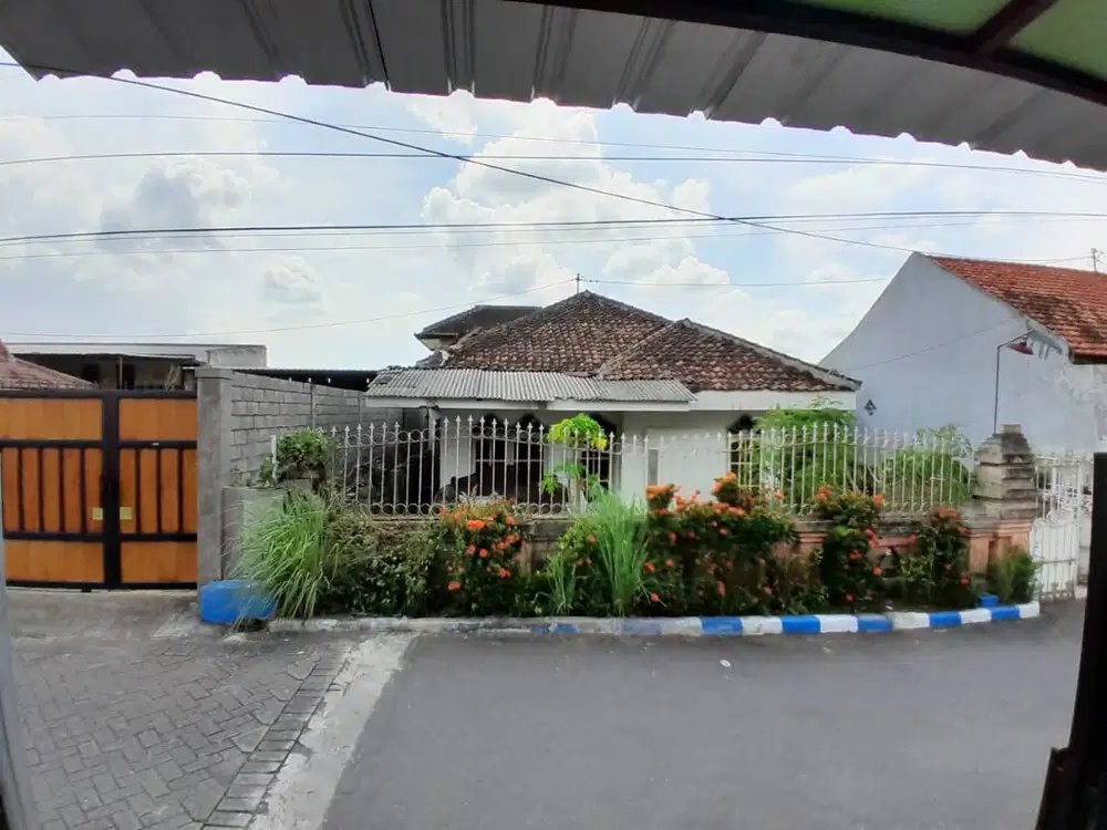 RUMAH MURAH (BU) Lokasi strategis Pusat Lumajang LT 20 X 11.5