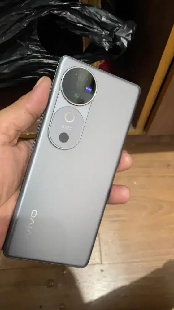 Vivo v40 siver 12/256 normal mulus