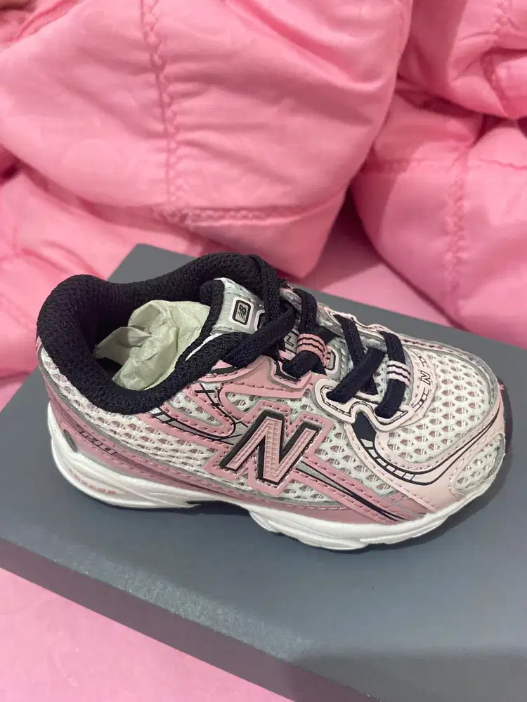 SEPATU ANAK NEW BALANCE 740 PINK