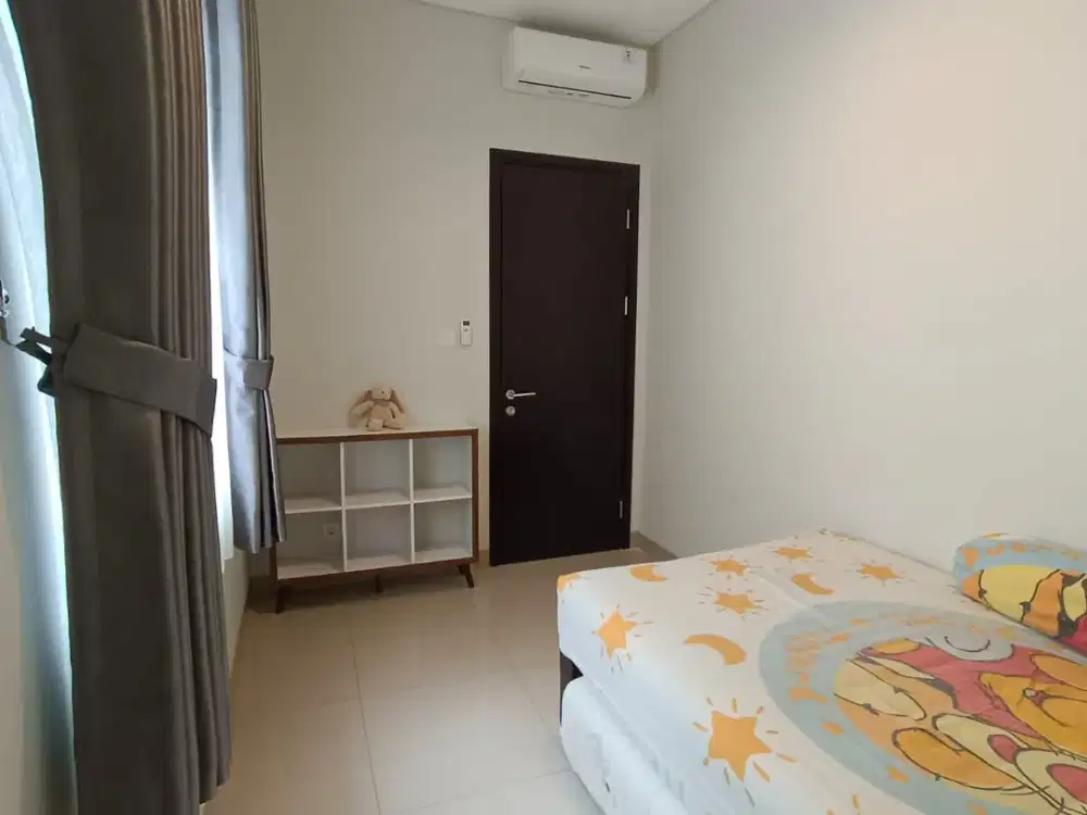 Disewakan Rumah Baru 2 Lantai Minimalis Full Furnished di daerah Cluster Viola, Summarecon Crown Gading, Bekasi