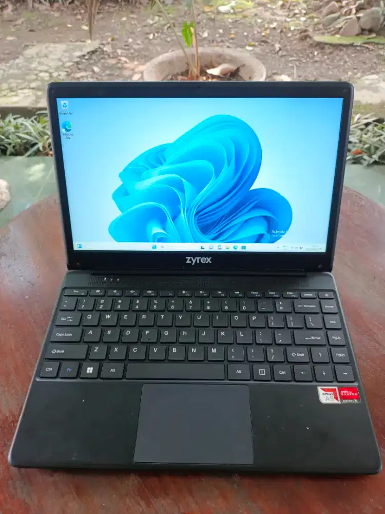 Laptop Zyrex AMD A9 RAM 4GB HDD 120GB mulus unit carger NET NO NEGO