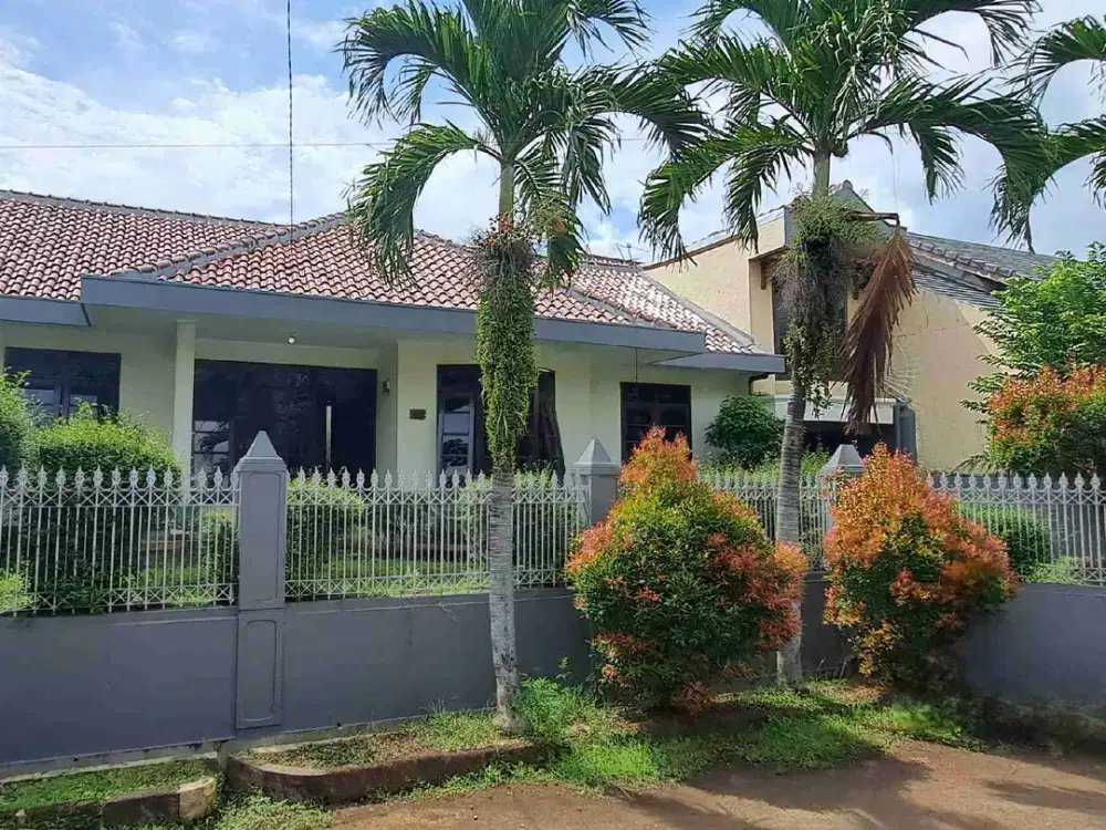 Jual Rumah Harga NJOP Asri Nyaman Tanah Luas di Bukit Cimanggu City - Bogor