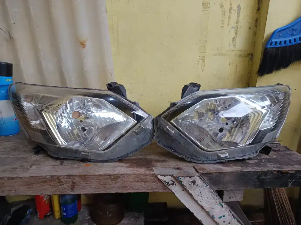 Headlamp Calya/Sigra