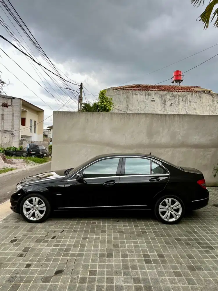 Mercedes-Benz C200 2011 Bensin