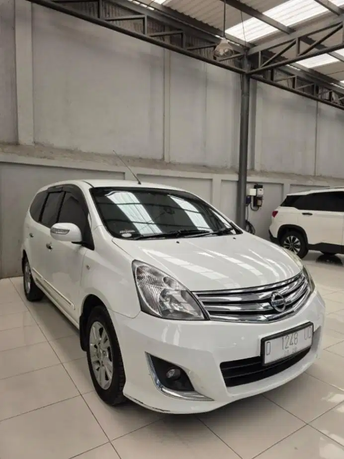 Nissan Grand Livina 1.5 XV AT Matic 2013 Putih ASTINA MOBIL No XL7