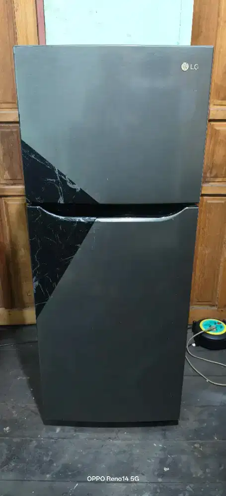Kulkas 2 pintu LG nominus