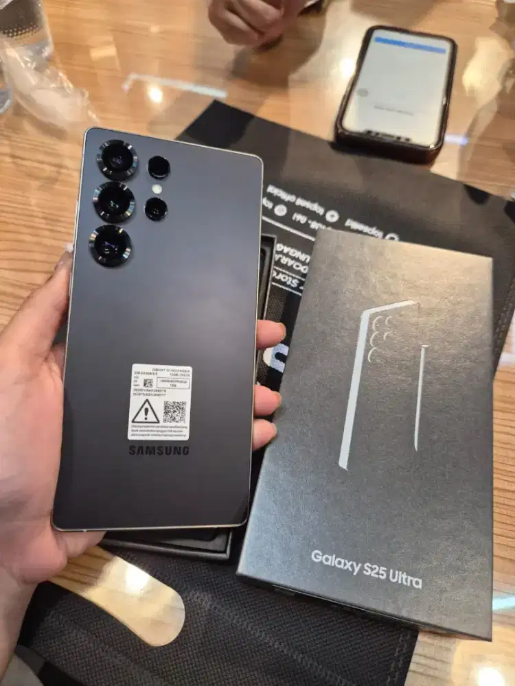 Samsung S25 ultra 12/256gb