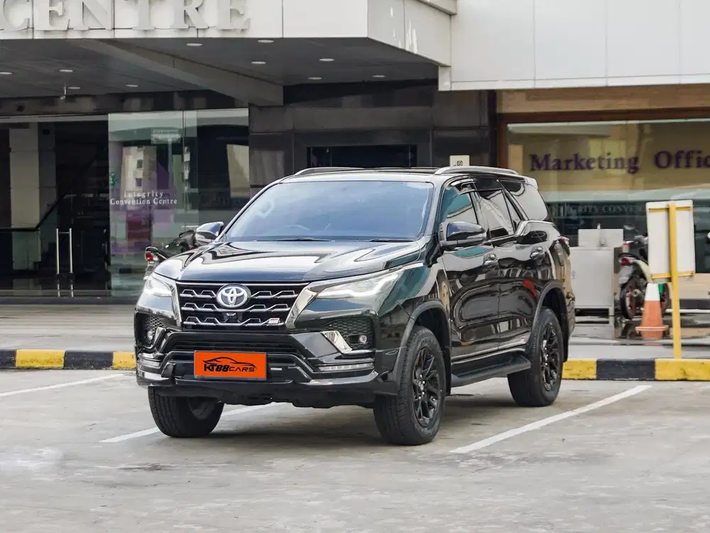 TOYOTA FORTUNER VRZ GR SPORT MATIC 2.8 KICKSENSOR 2023 HITAM