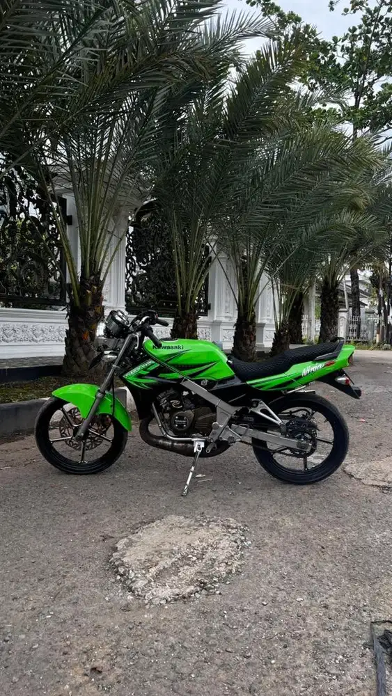 Ninja SS 2012 hijau shuriken