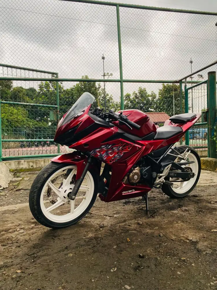 Honda CBR 150cc abs pgm_fi Tahun 2019