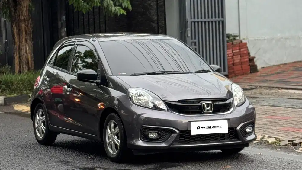 BRIO E 2019 / 2018 Manual Bagus Murah Kredit Bekas Surabaya Lengkap