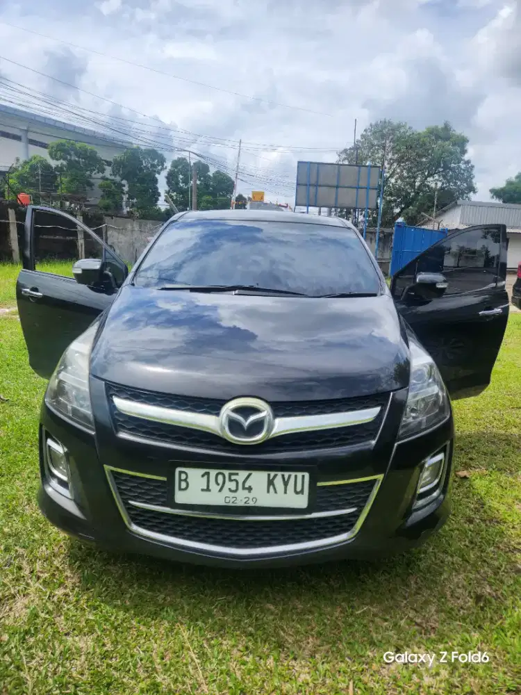 Mazda 8 istimewah