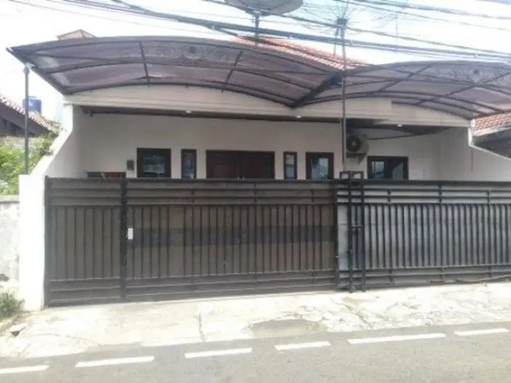 Rumah Asri di Talang Pegangsaan Menteng, Hanya 5 Menit ke Cikini dan UI