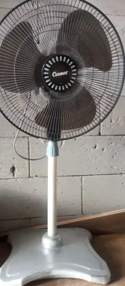 Kipas angin tinggi 16 in cosmso