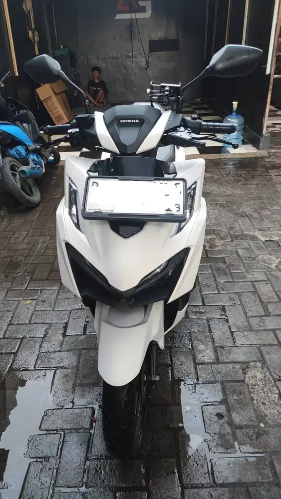 Honda Vario 160 CBS (Grande Matte White) 2024 Keyless