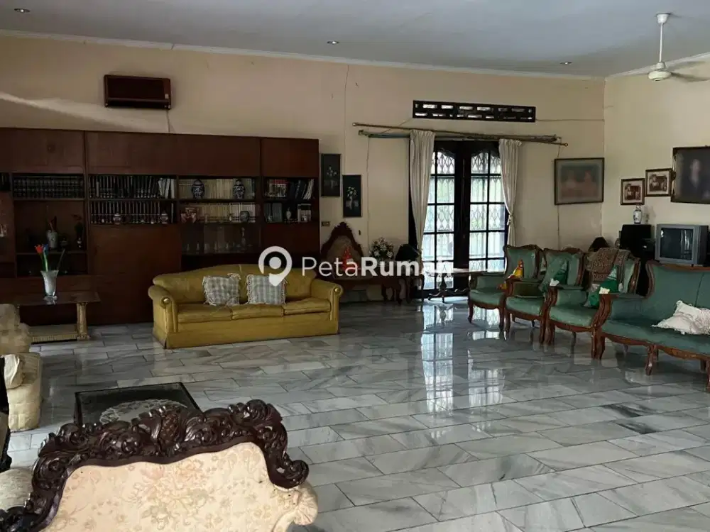 Dijual Rumah Dengan Tanah Yang Luas Di Jl Sei Siput - Daerah Jamin Ginting (Meira)