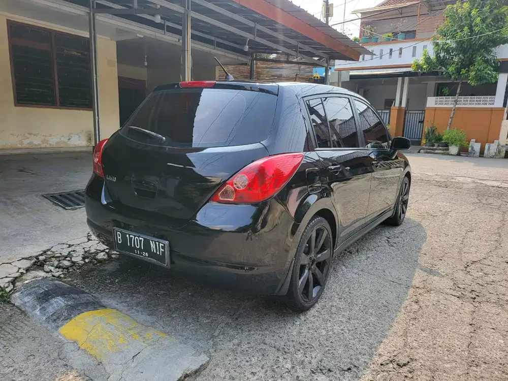 Nissan Latio hb hatchback 2008 matic at